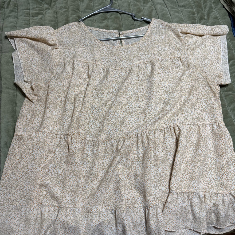 Women’s Cream Floral Tiered Short-Sleeve Top